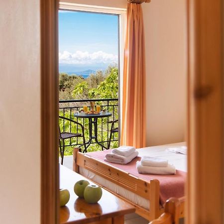 Amarandos Studios With Swimming Pool By Imagine Lefkada Tsoukaládhes Екстериор снимка