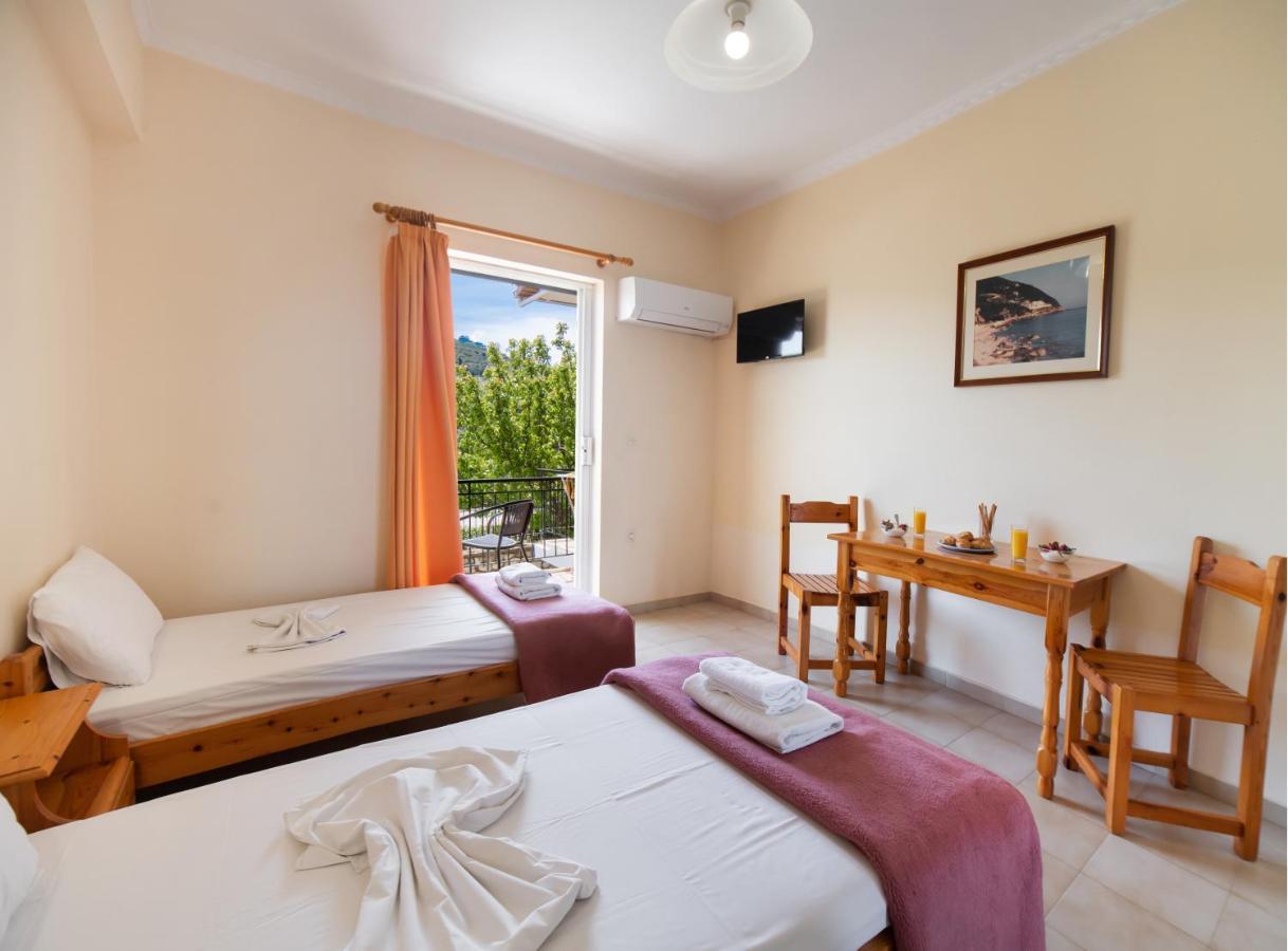 Amarandos Studios With Swimming Pool By Imagine Lefkada Tsoukaládhes Екстериор снимка