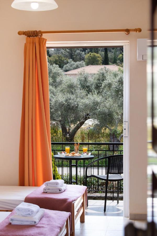 Amarandos Studios With Swimming Pool By Imagine Lefkada Tsoukaládhes Екстериор снимка