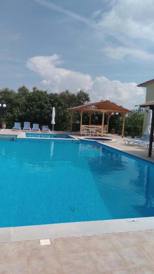 Amarandos Studios With Swimming Pool By Imagine Lefkada Tsoukaládhes Екстериор снимка