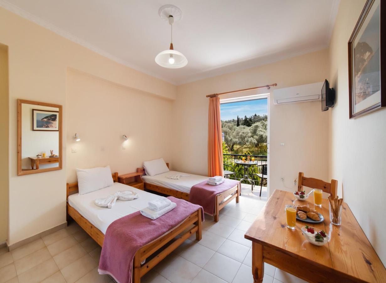 Amarandos Studios With Swimming Pool By Imagine Lefkada Tsoukaládhes Екстериор снимка